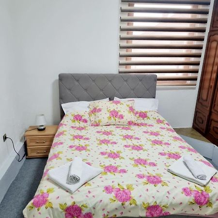 Apartman Family ซาราเยโว ภายนอก รูปภาพ