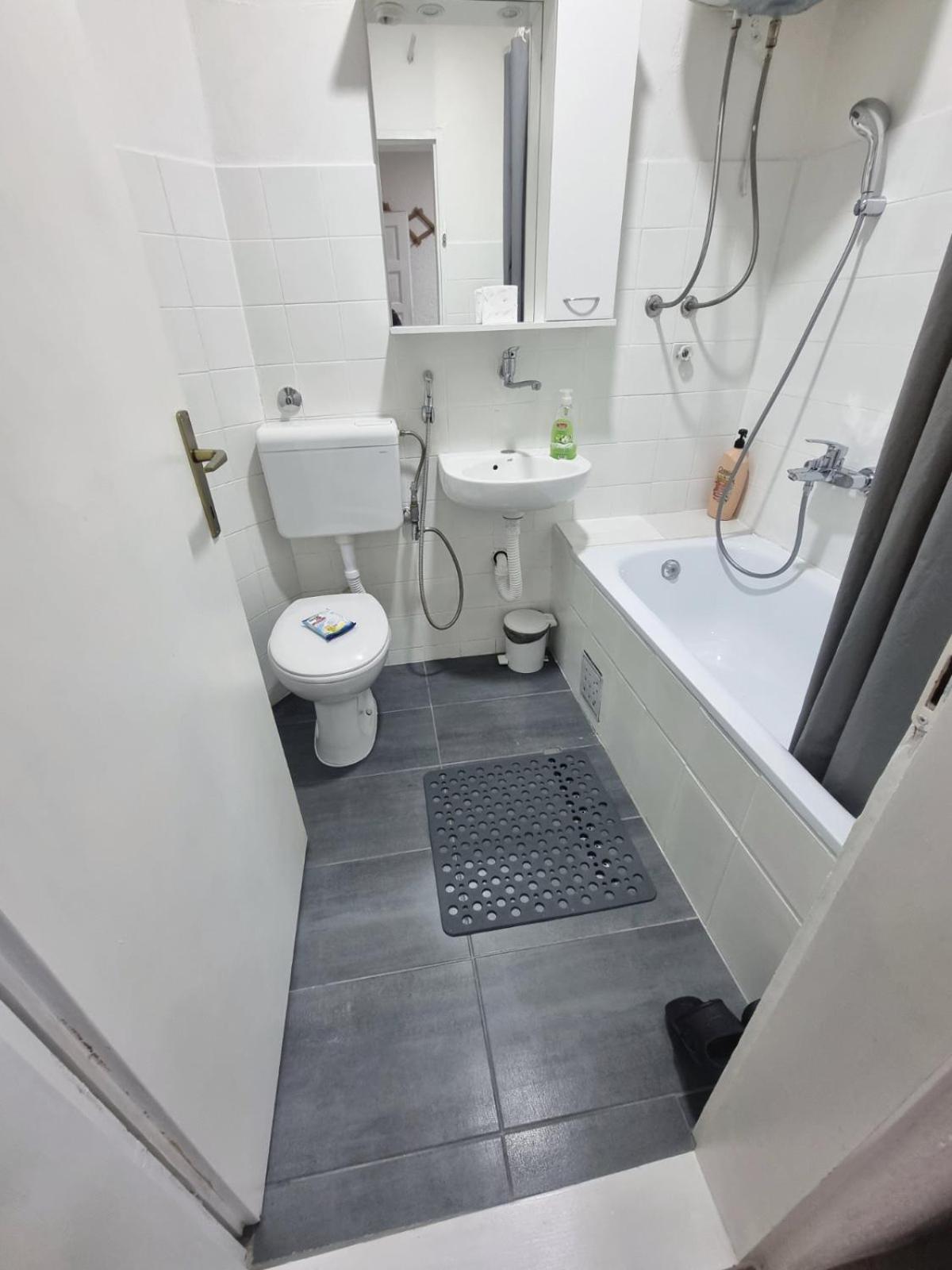 Apartman Family ซาราเยโว ภายนอก รูปภาพ